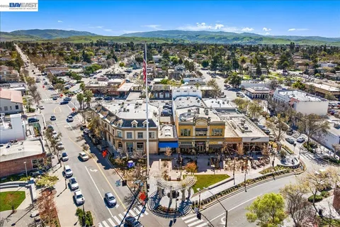 $999,900 | 2463 6th Street, Livermore, CA 94550