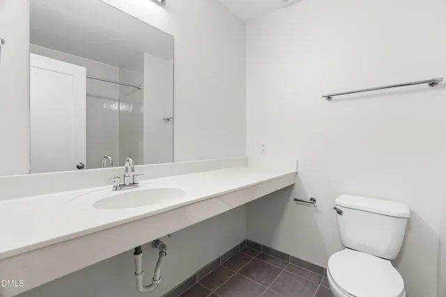 $1,050 | 5104 Hollyridge Drive, Unit 303, Raleigh, NC 27612