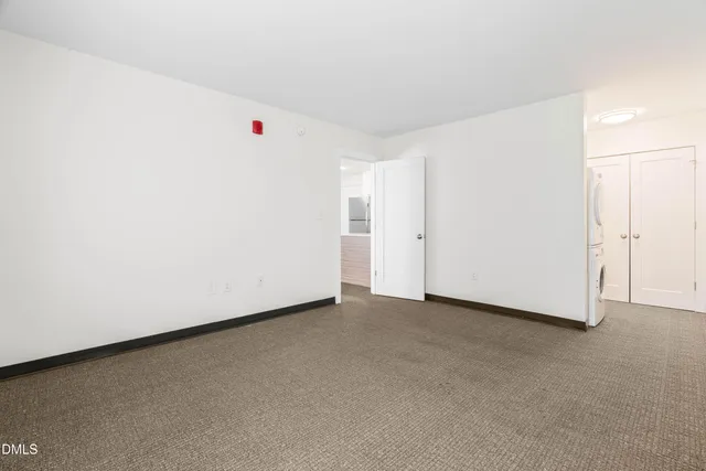 $1,050 | 5104 Hollyridge Drive, Unit 303, Raleigh, NC 27612