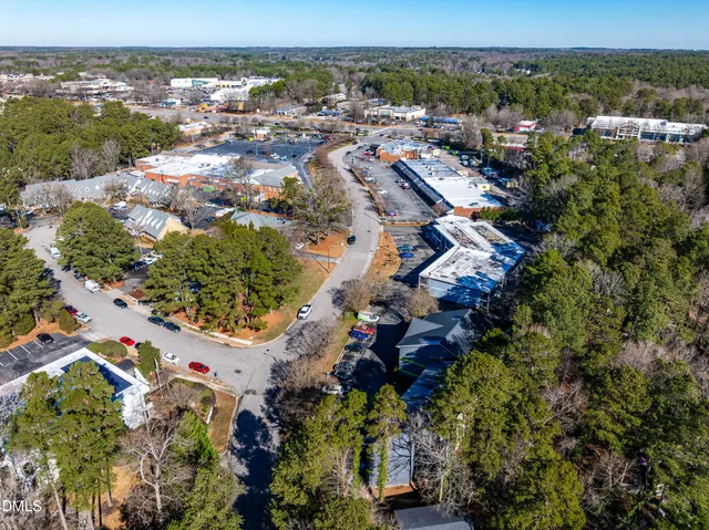 $1,050 | 5104 Hollyridge Drive, Unit 303, Raleigh, NC 27612