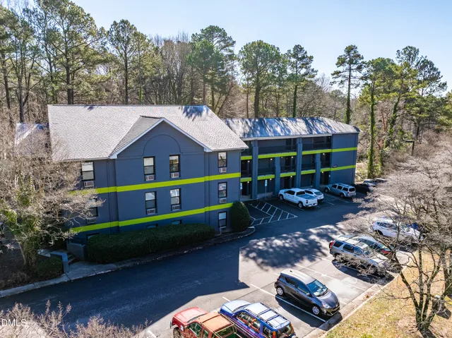 $1,050 | 5104 Hollyridge Drive, Unit 303, Raleigh, NC 27612