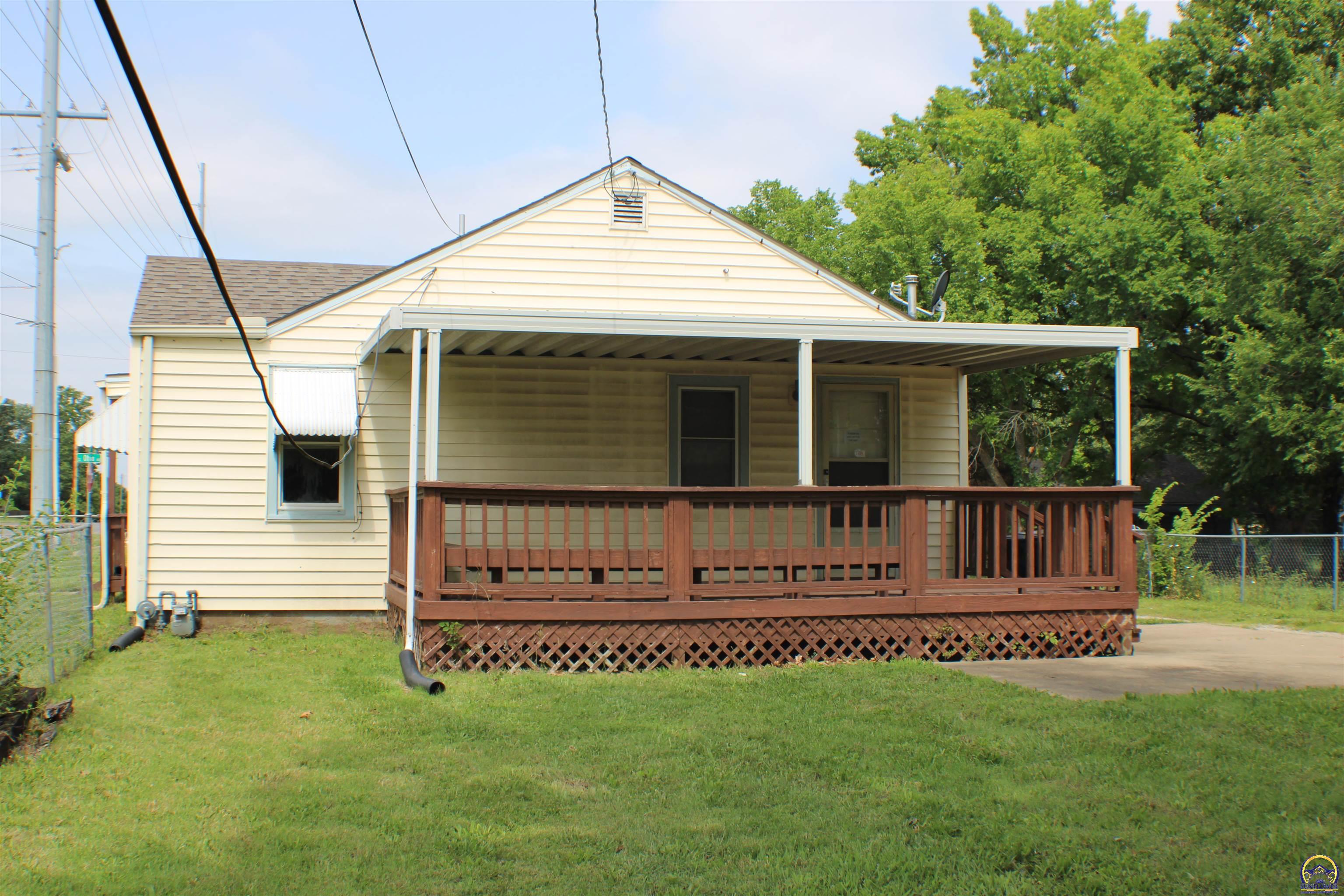 1014 Southeast 21st Street Topeka, KS 66607 - Photo 20 of 25