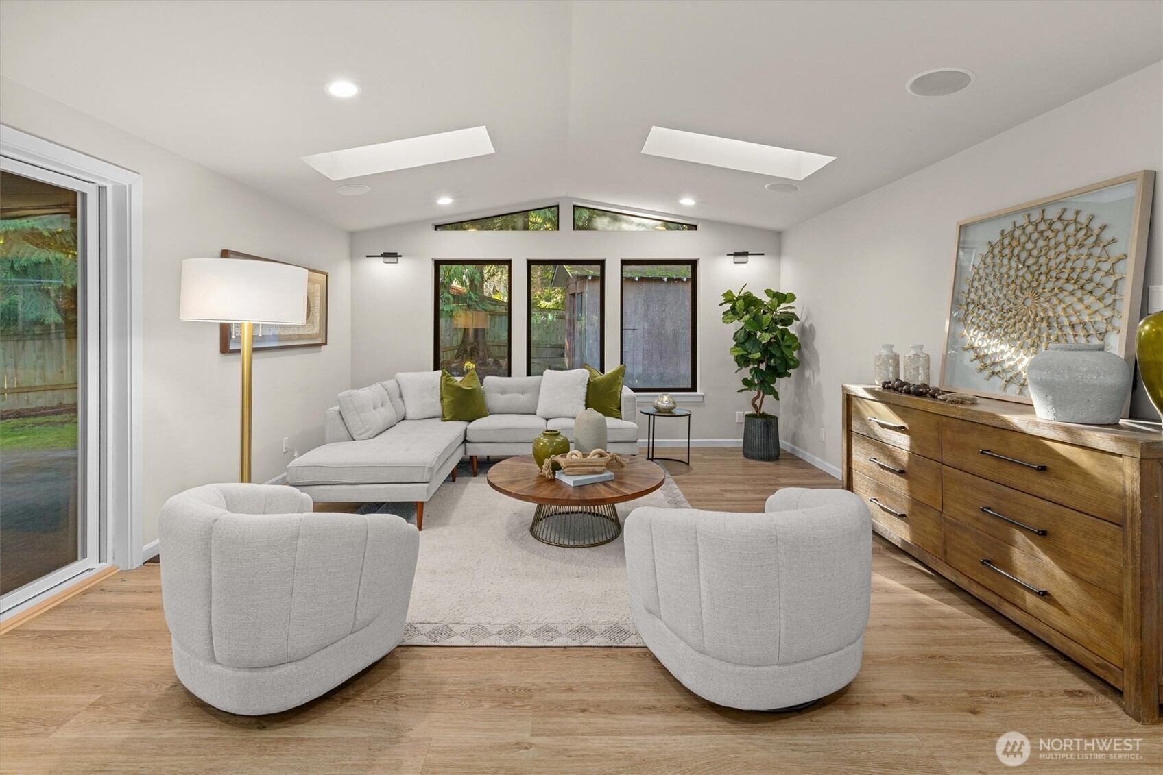 9209 Northeast 142nd Way Kirkland, WA 98034 - Photo 16 of 40