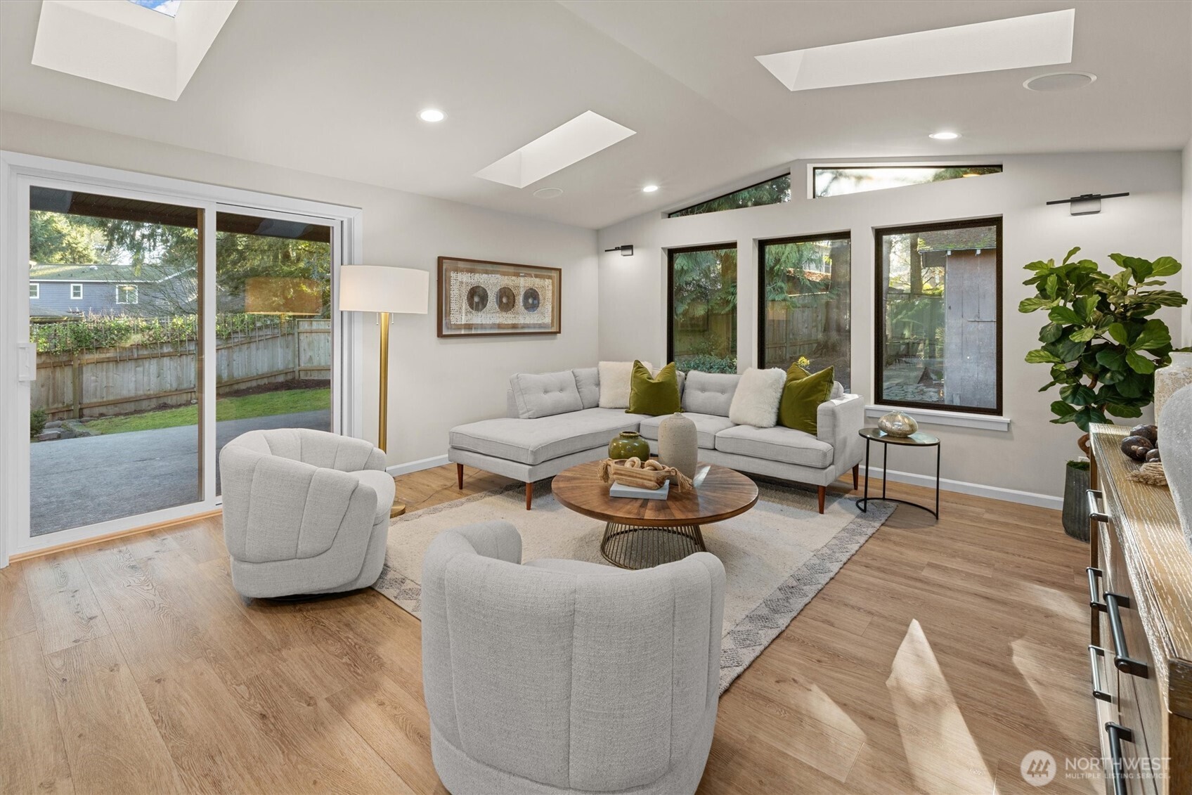 9209 Northeast 142nd Way Kirkland, WA 98034 - Photo 17 of 40