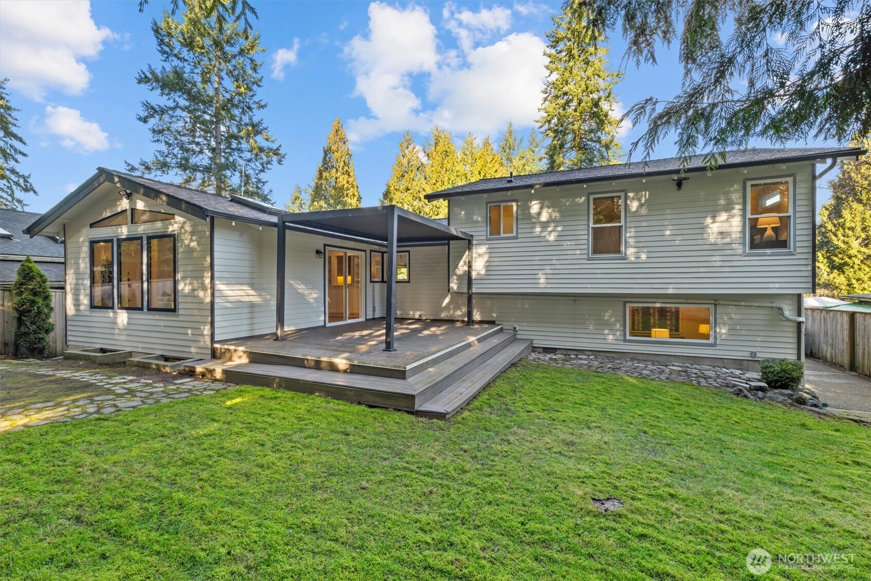 9209 Northeast 142nd Way Kirkland, WA 98034 - Photo 37 of 40