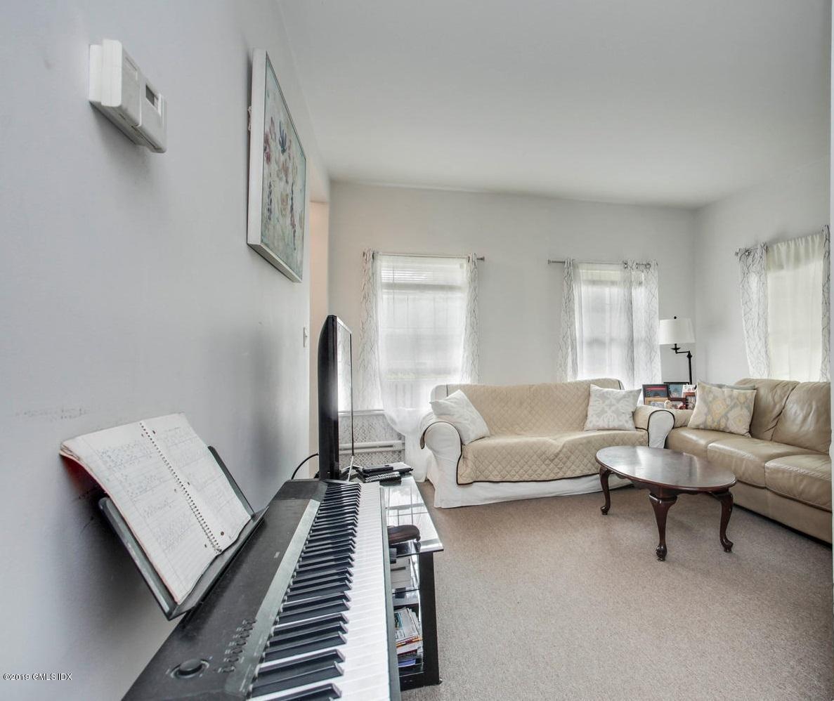 1033 East Putnam Avenue Riverside, CT 06878 - Photo 6 of 14 1033 E Putnam Ave Riverside CT-large-003