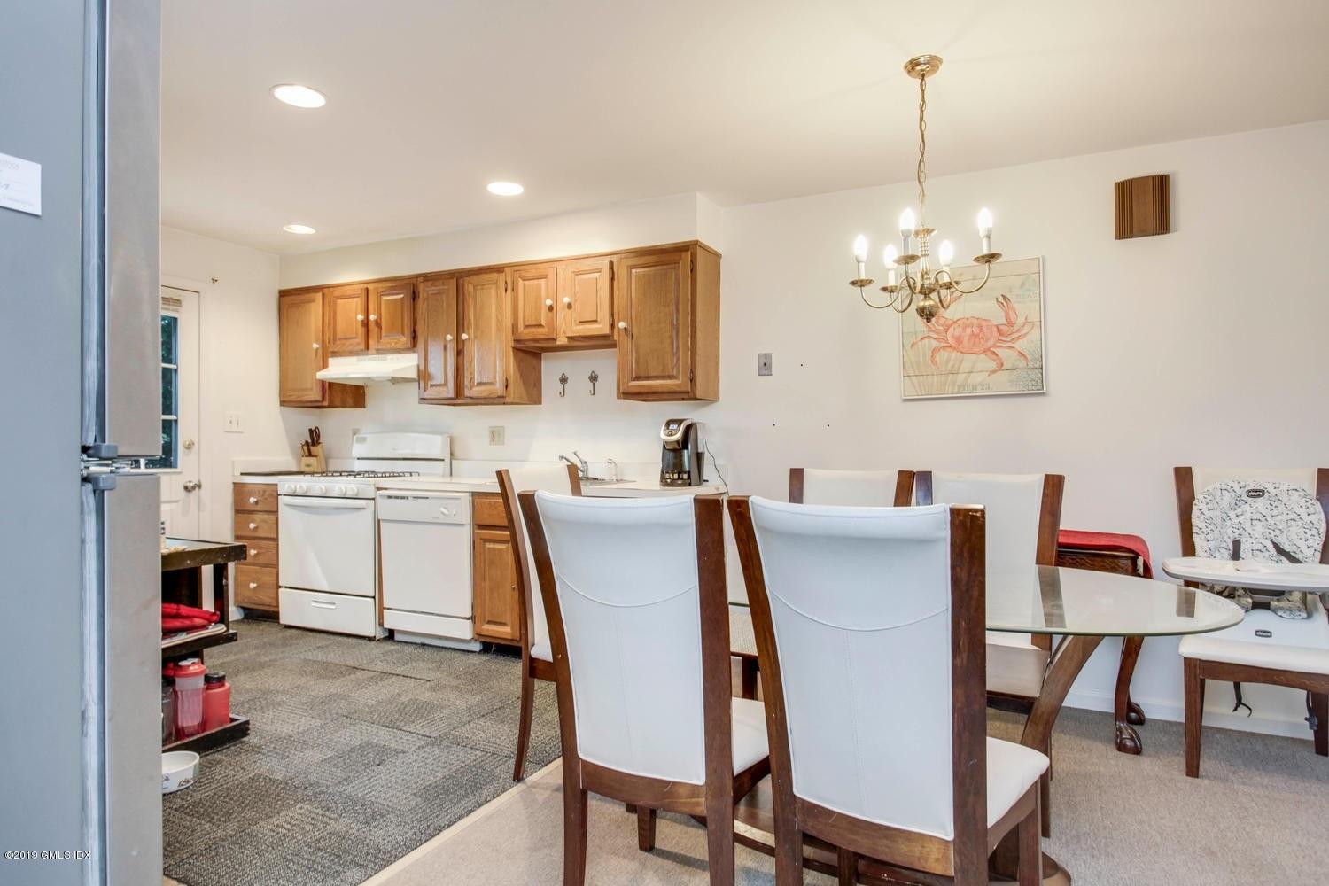 1033 East Putnam Avenue Riverside, CT 06878 - Photo 7 of 14 1033 E Putnam Ave Riverside CT-large-007