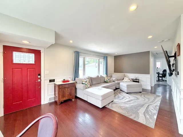 $525,000 | 311 South Main Street, Mount Prospect, IL 60056