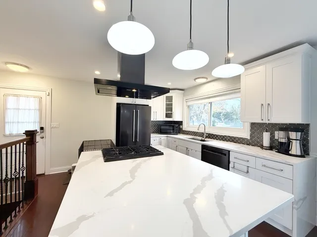 $525,000 | 311 South Main Street, Mount Prospect, IL 60056