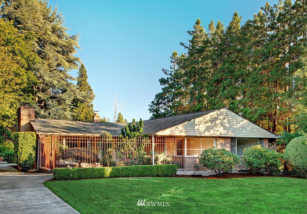 5730 Coniston Road Northeast Seattle, WA 98105 - Photo 1 of 16 Gallery Image 1