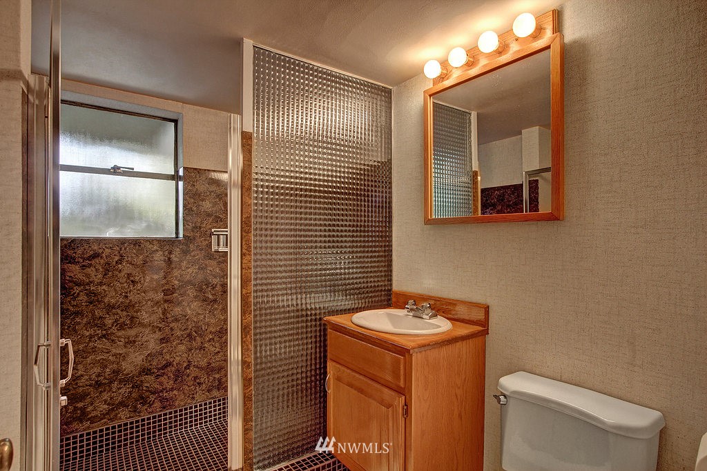 5730 Coniston Road Northeast Seattle, WA 98105 - Photo 13 of 16 Gallery Image 13