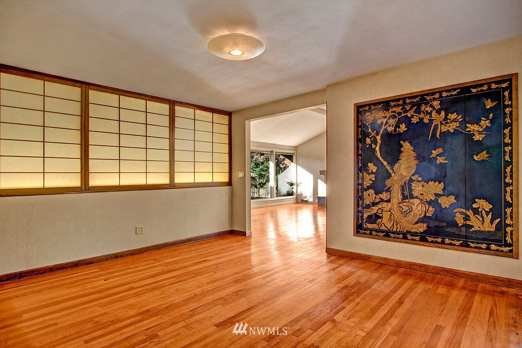 5730 Coniston Road Northeast Seattle, WA 98105 - Photo 5 of 16 Gallery Image 5