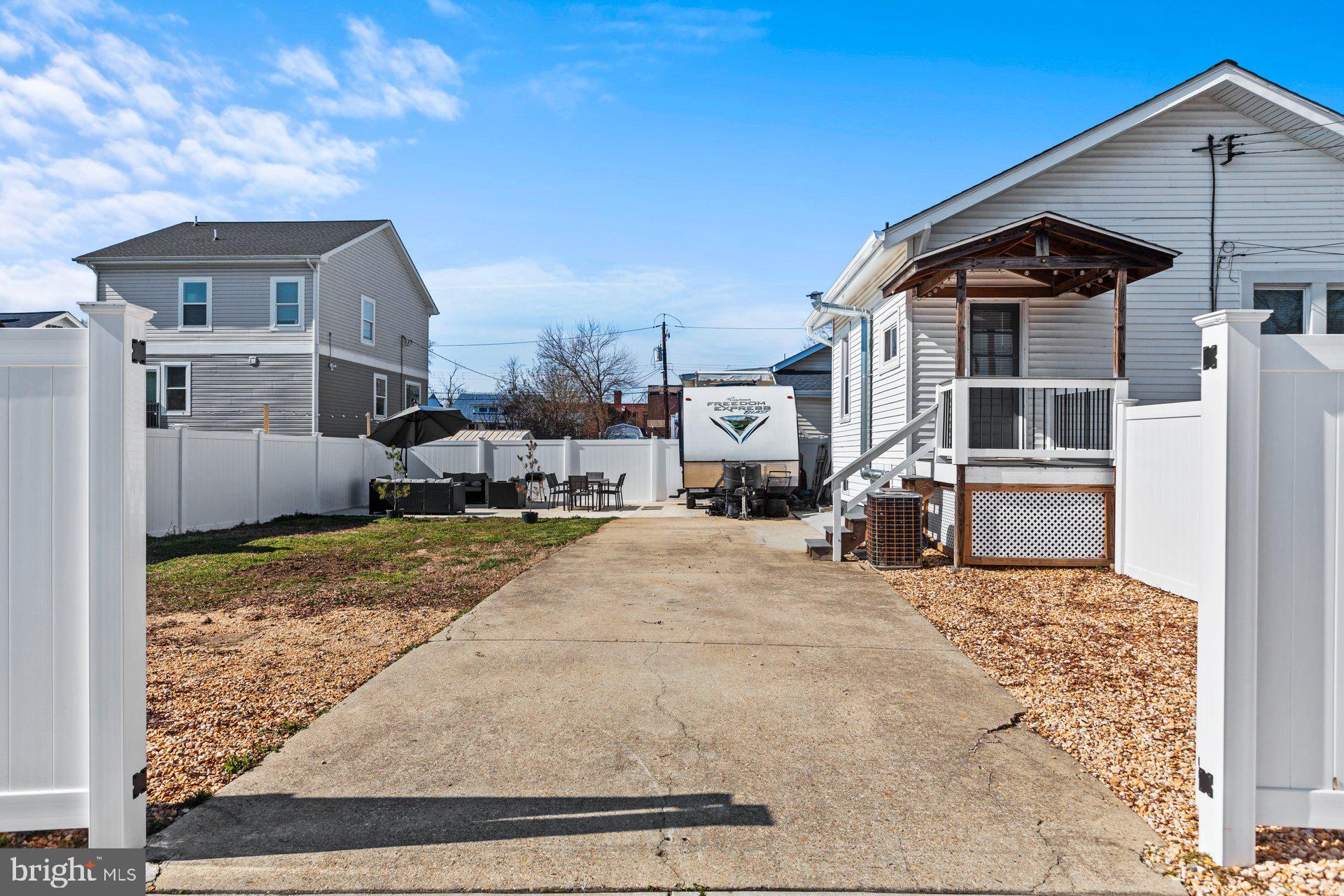 4803 Decatur Street Hyattsville, MD 20781 - Photo 4 of 29 Gallery Image 4