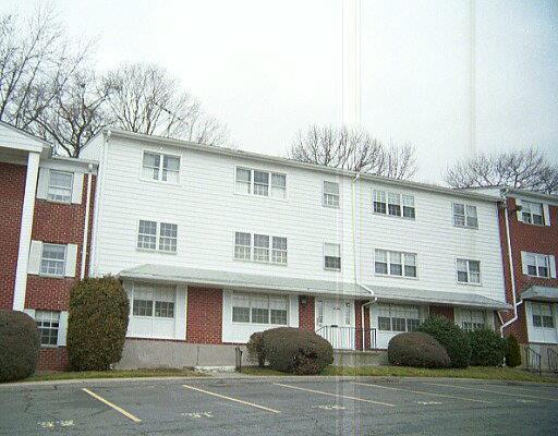 66 Greenhouse Road, Unit B Bridgeport, CT 06606 - Photo 1 of 1