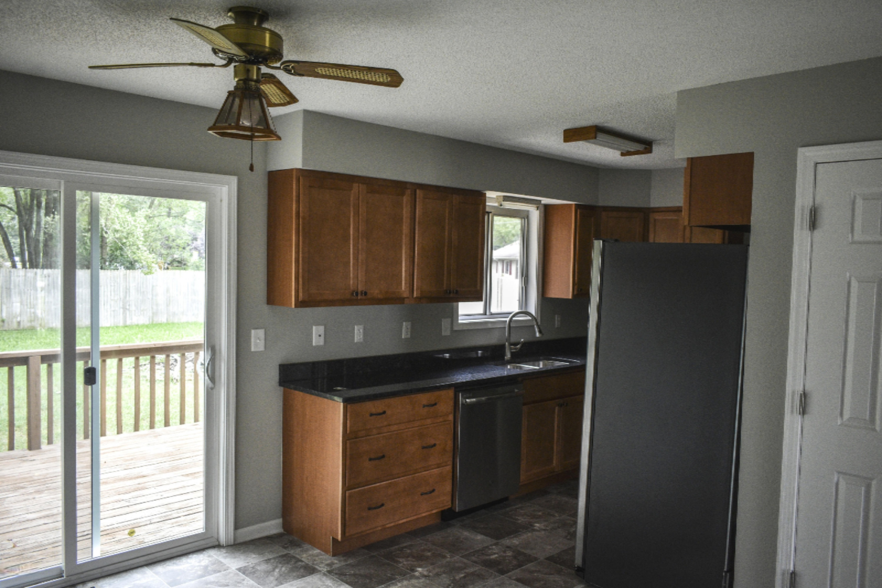 2407 MacArthur Road Muskegon, MI 49442 - Photo 2 of 31 DSC_010b