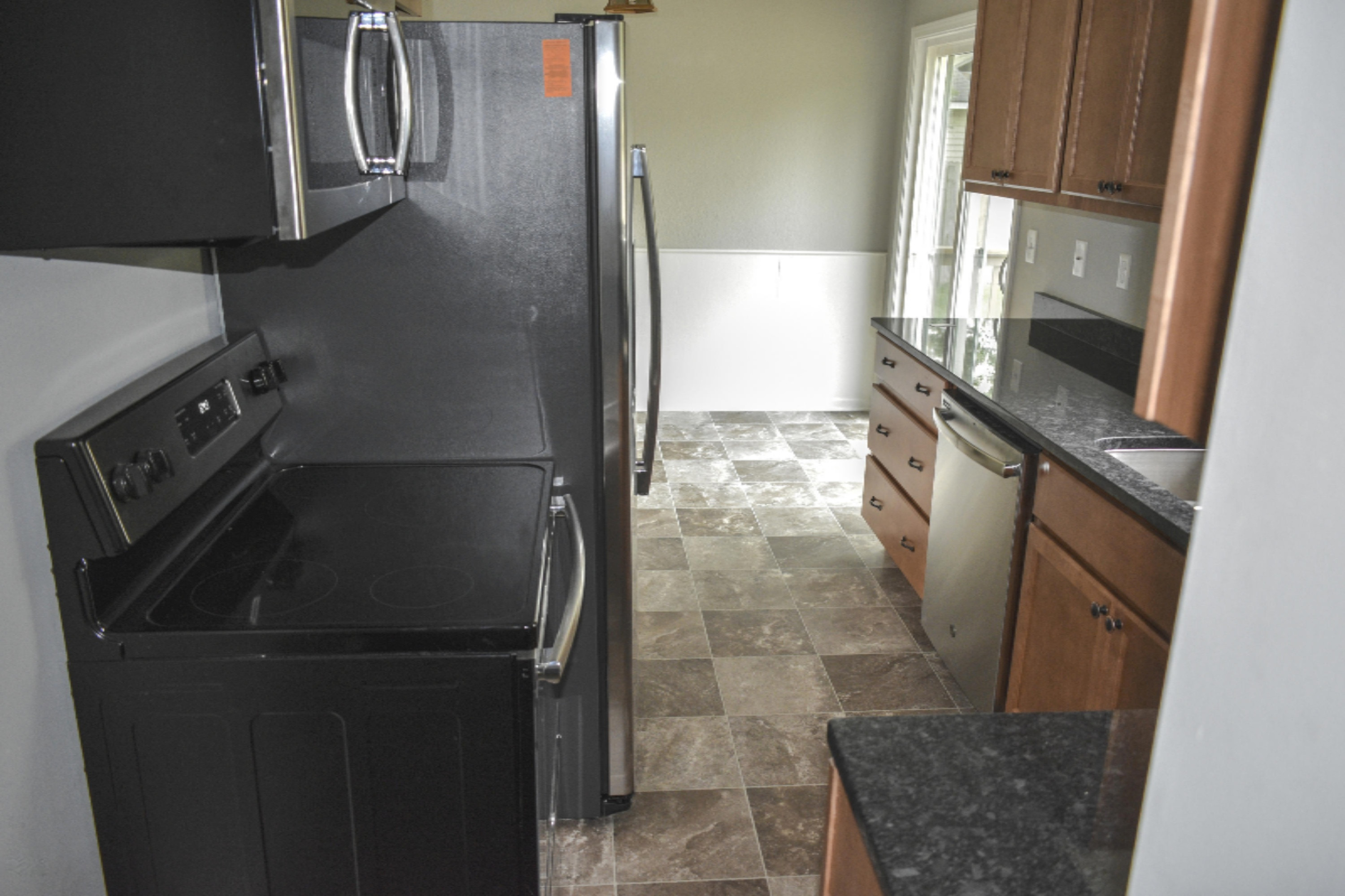 2407 MacArthur Road Muskegon, MI 49442 - Photo 4 of 31 DSC_013b