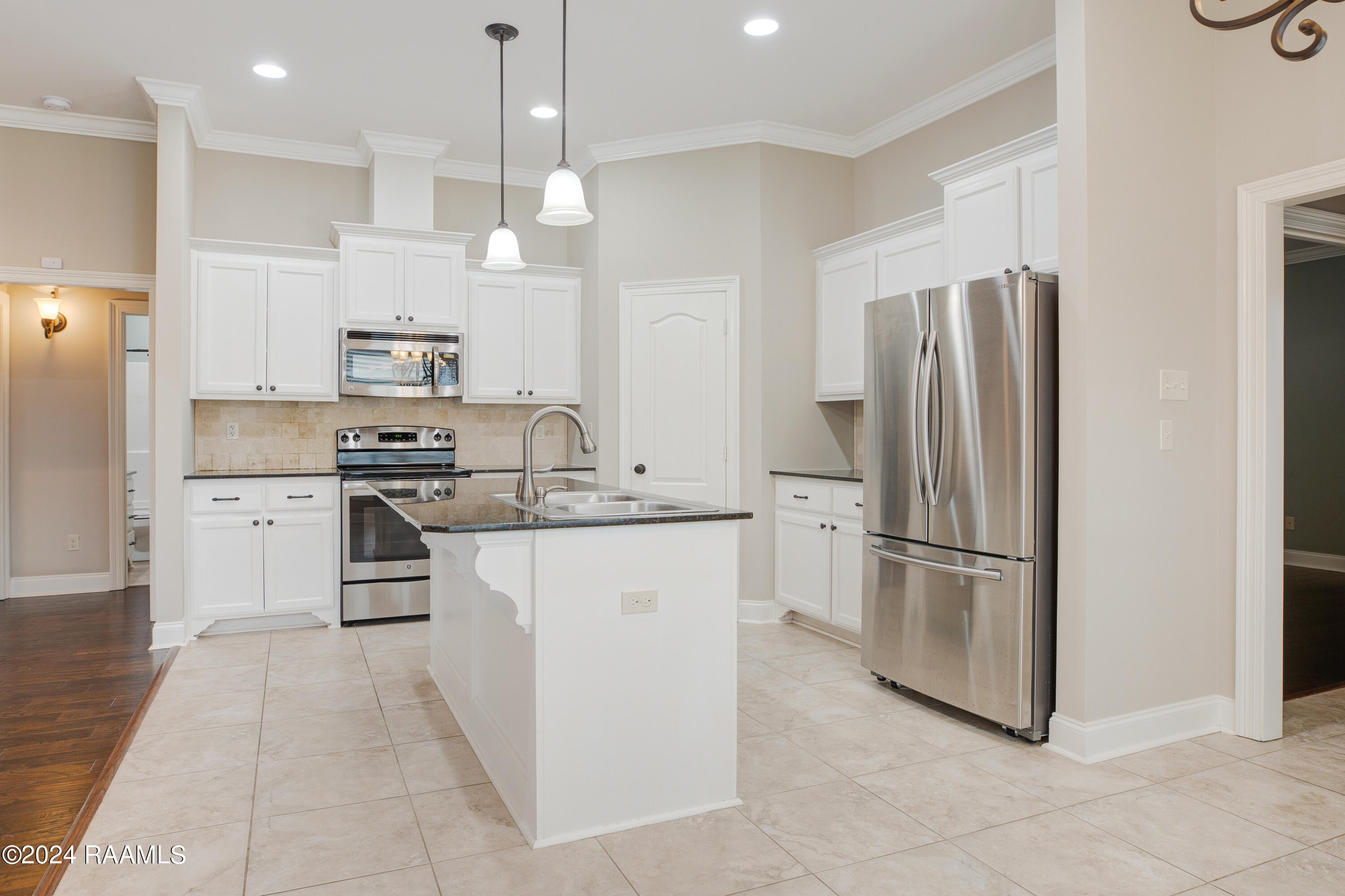 919 Russo Road New Iberia, LA 70563 - Photo 5 of 13 919Russo-5