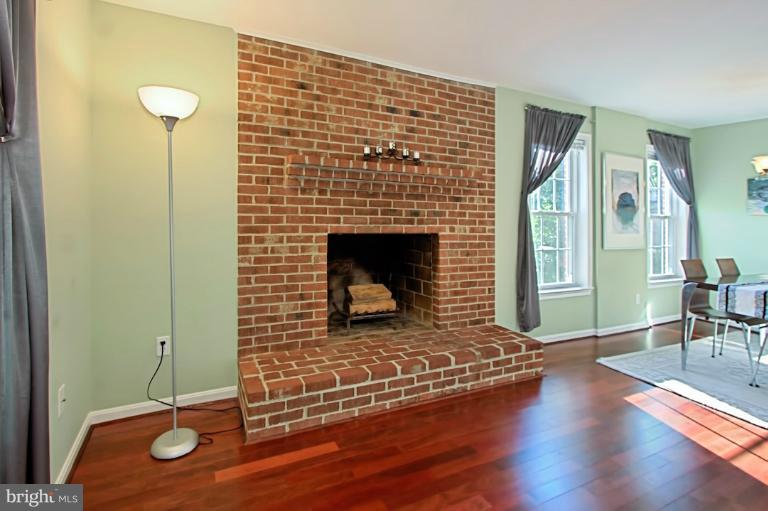 4935 7th Road South, Unit 4935 Arlington, VA 22204 - Photo 1 of 29 Interior (General)