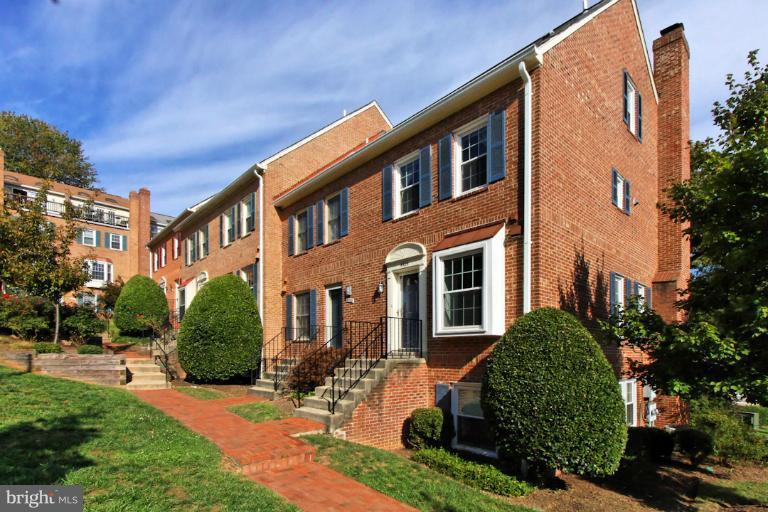 4935 7th Road South, Unit 4935 Arlington, VA 22204 - Photo 3 of 29 Exterior (Front)