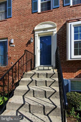 4935 7th Road South, Unit 4935 Arlington, VA 22204 - Photo 27 of 29 Exterior (Front)