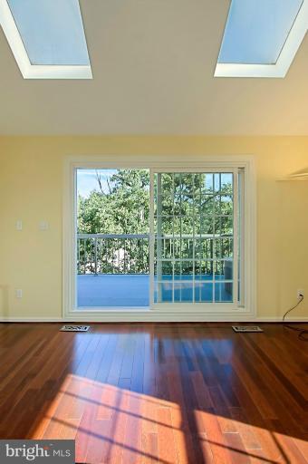 4935 7th Road South, Unit 4935 Arlington, VA 22204 - Photo 8 of 29 Interior (General)