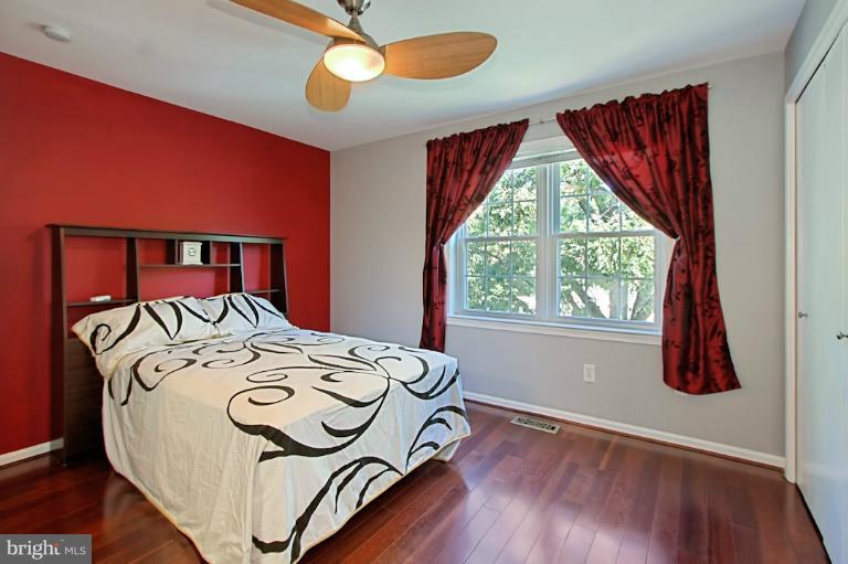 4935 7th Road South, Unit 4935 Arlington, VA 22204 - Photo 10 of 29 Bedroom (Master)