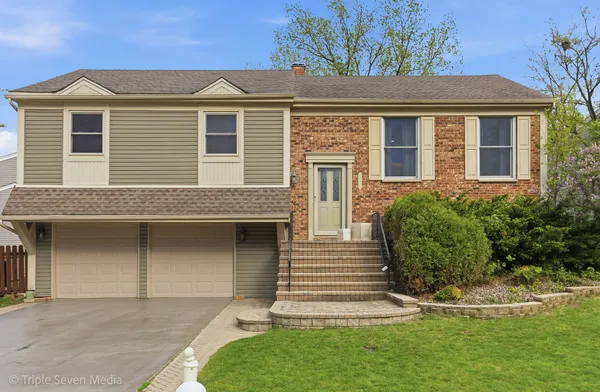 $472,900 | 2109 Hitching Post Lane, Schaumburg, IL 60107