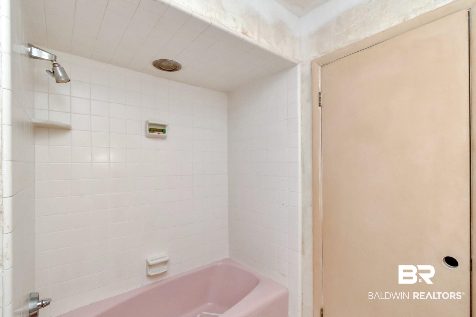 241 Suzanne Circle Mobile, AL 36608 - Photo 21 of 41 Full bath featuring washtub / shower combination