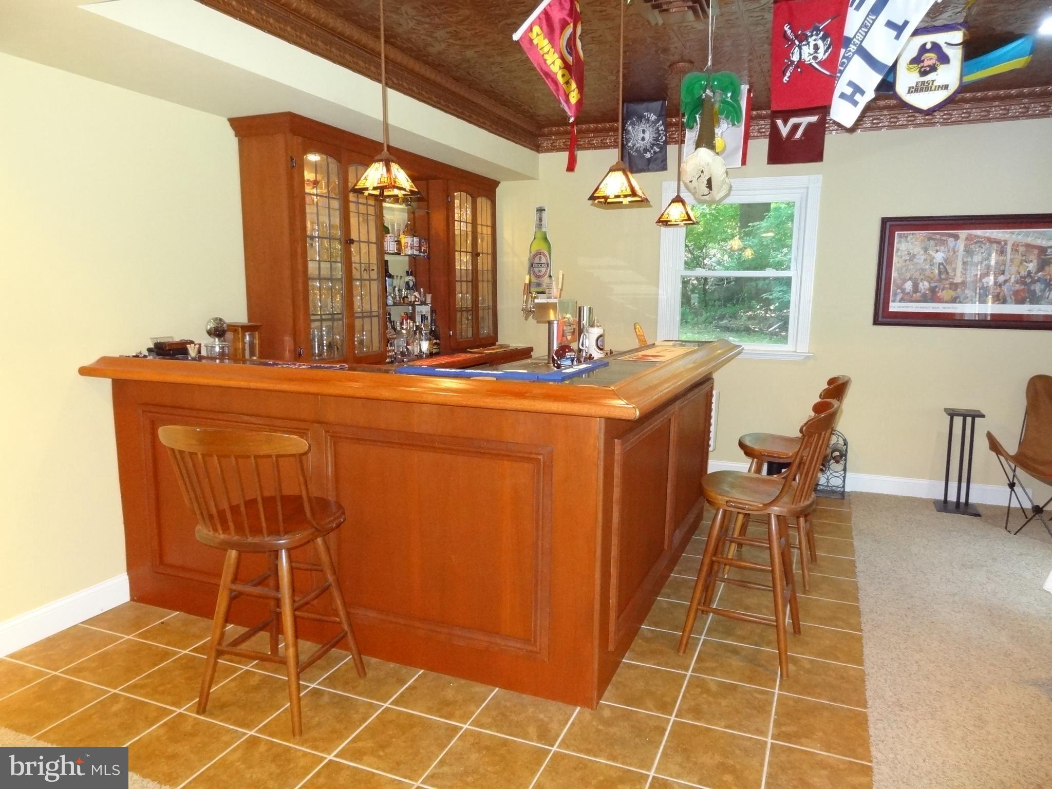 11948 Chapel Road Clifton, VA 20124 - Photo 19 of 25 Pub-style Bar