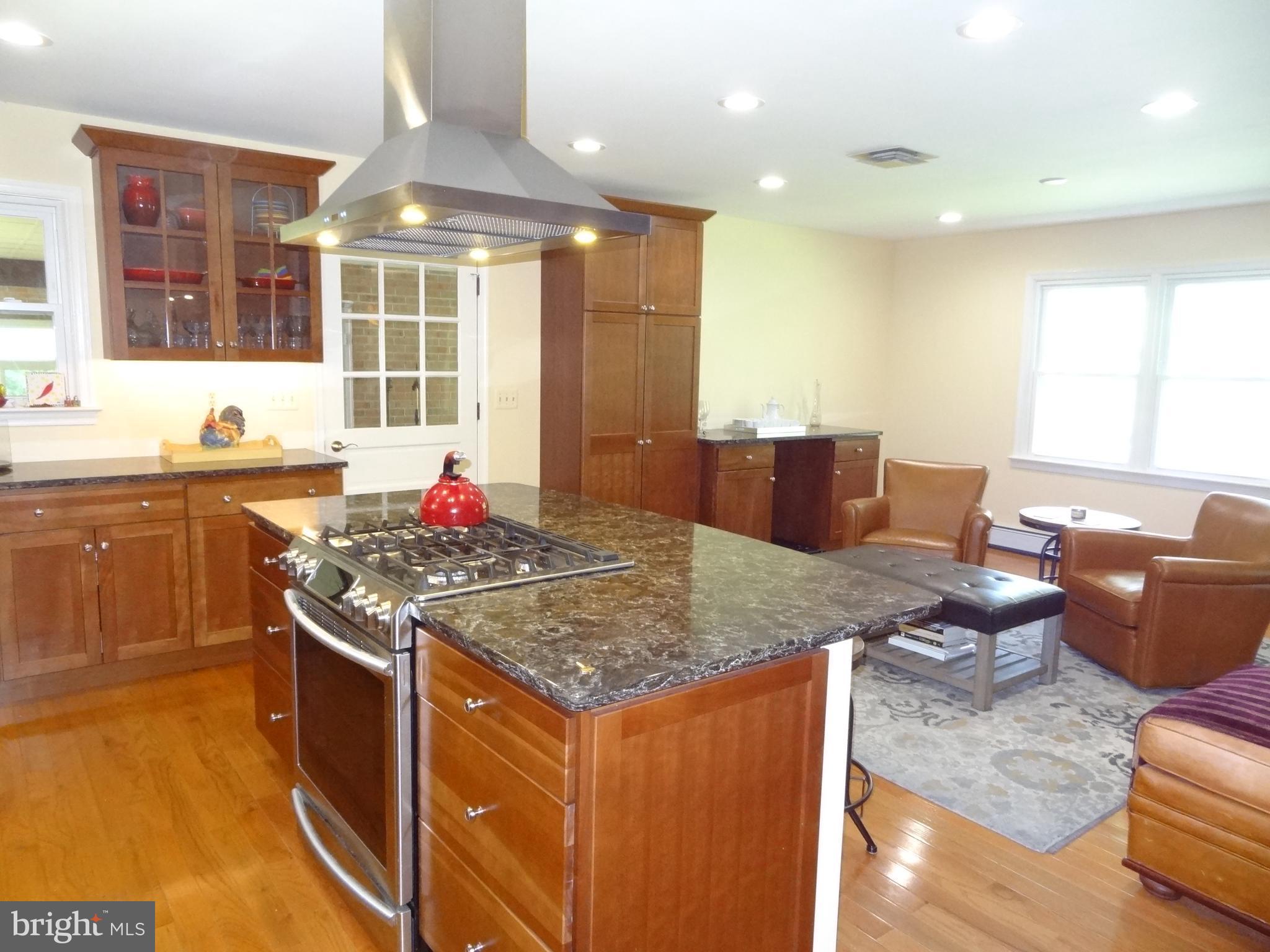 11948 Chapel Road Clifton, VA 20124 - Photo 5 of 25 Kitchen