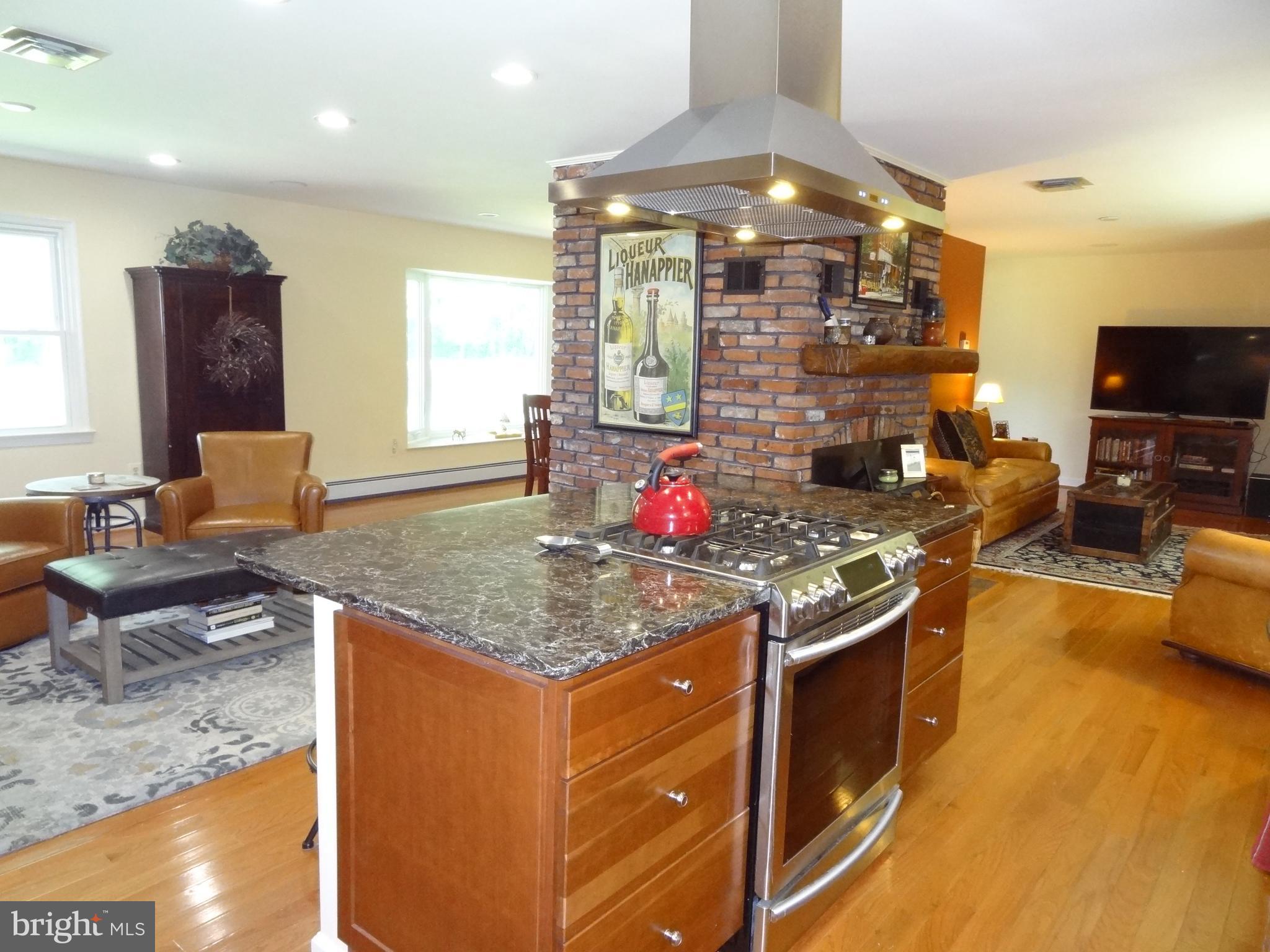 11948 Chapel Road Clifton, VA 20124 - Photo 6 of 25 Kitchen