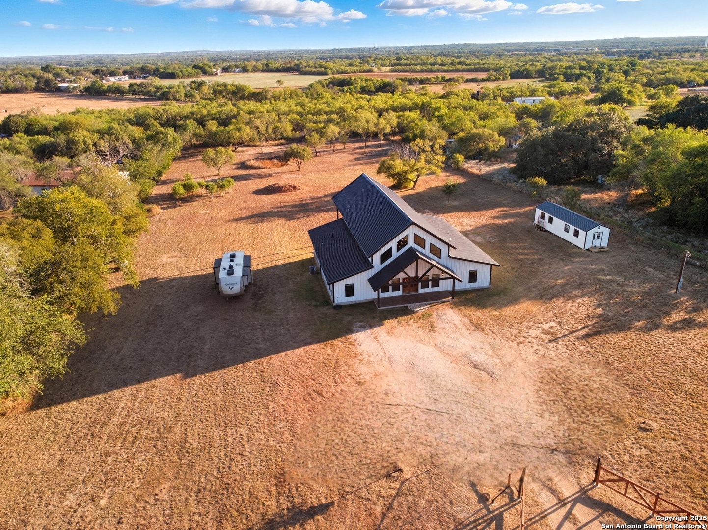11103 Jarratt Road Atascosa, TX 78002 - Photo 8 of 38