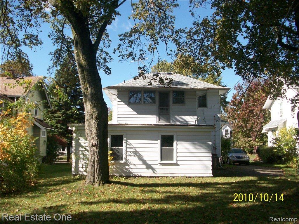 83 Chippewa Road Pontiac, MI 48341 - Photo 4 of 18 back of home