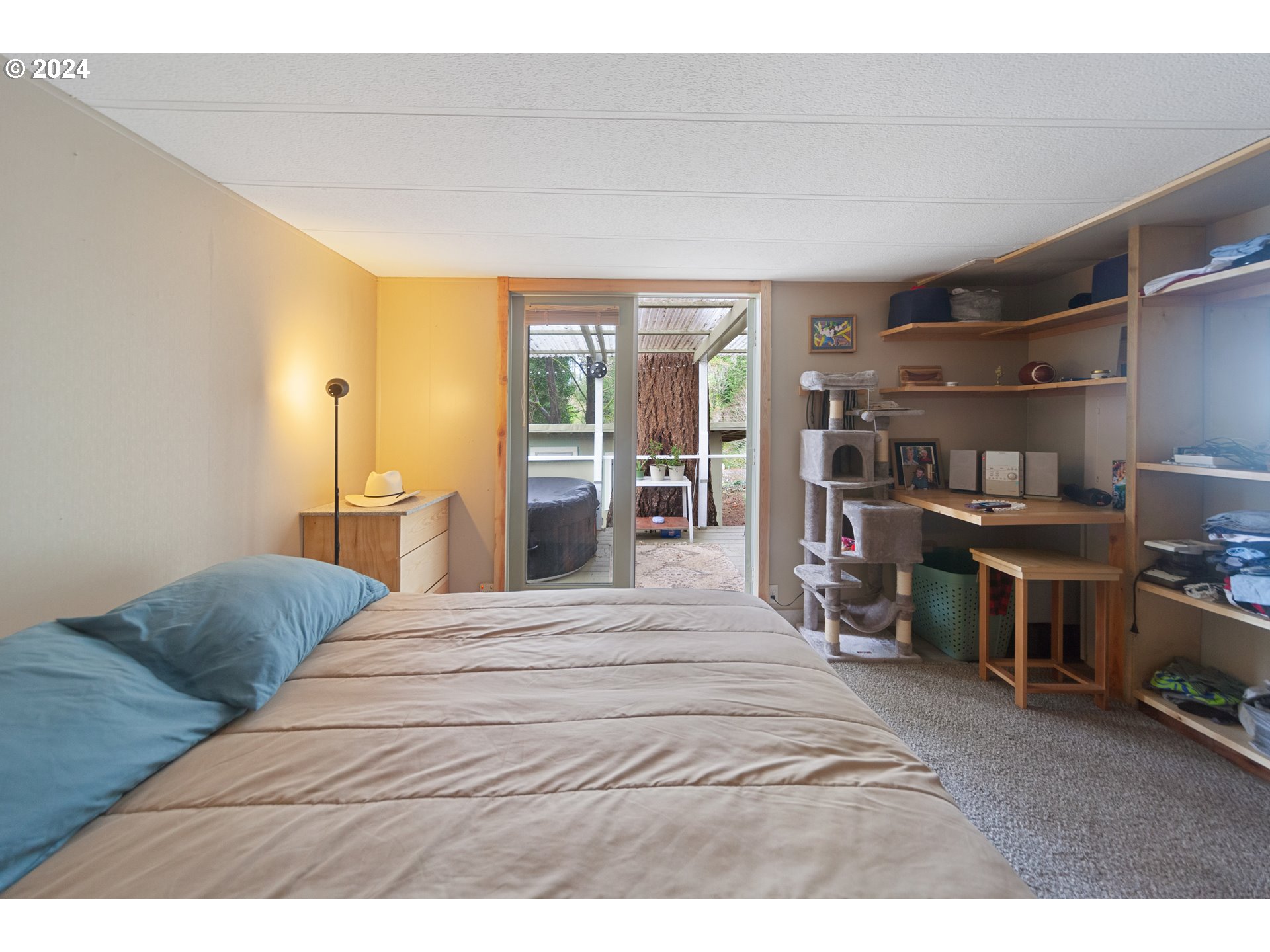 66642 East Bay Road, Unit 75 North Bend, OR 97459 - Photo 11 of 32 Bedroom, Owner's Suite