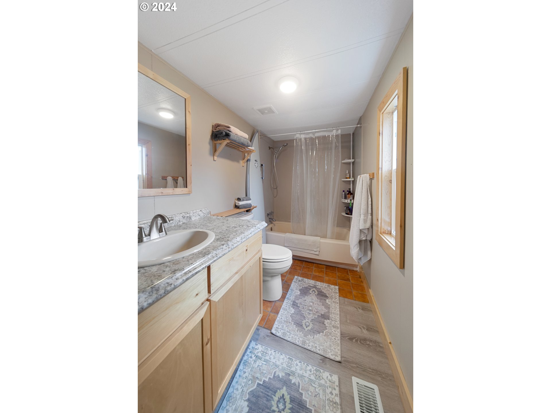 66642 East Bay Road, Unit 75 North Bend, OR 97459 - Photo 16 of 32 Bathroom, Attached