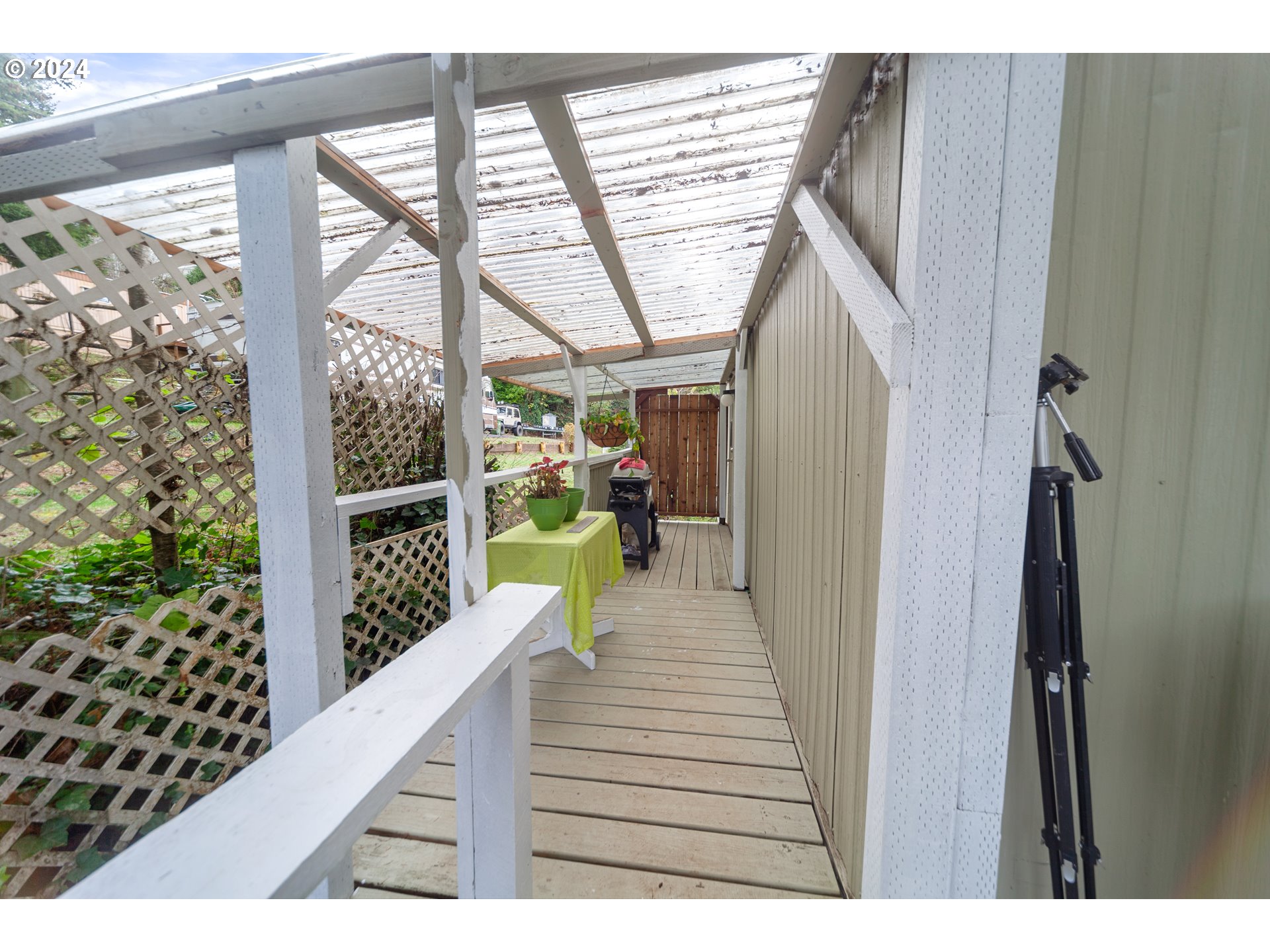 66642 East Bay Road, Unit 75 North Bend, OR 97459 - Photo 22 of 32 Porch, Screened in