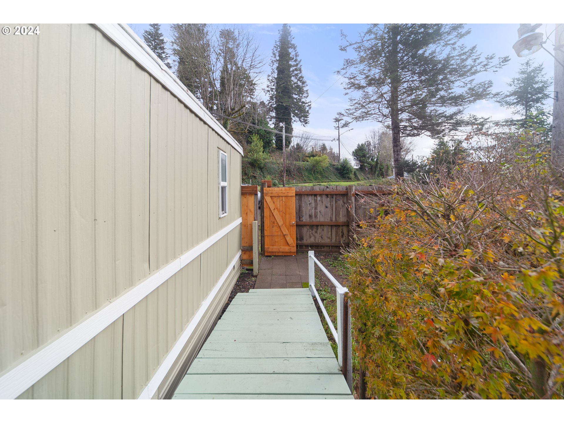 66642 East Bay Road, Unit 75 North Bend, OR 97459 - Photo 23 of 32 Yard