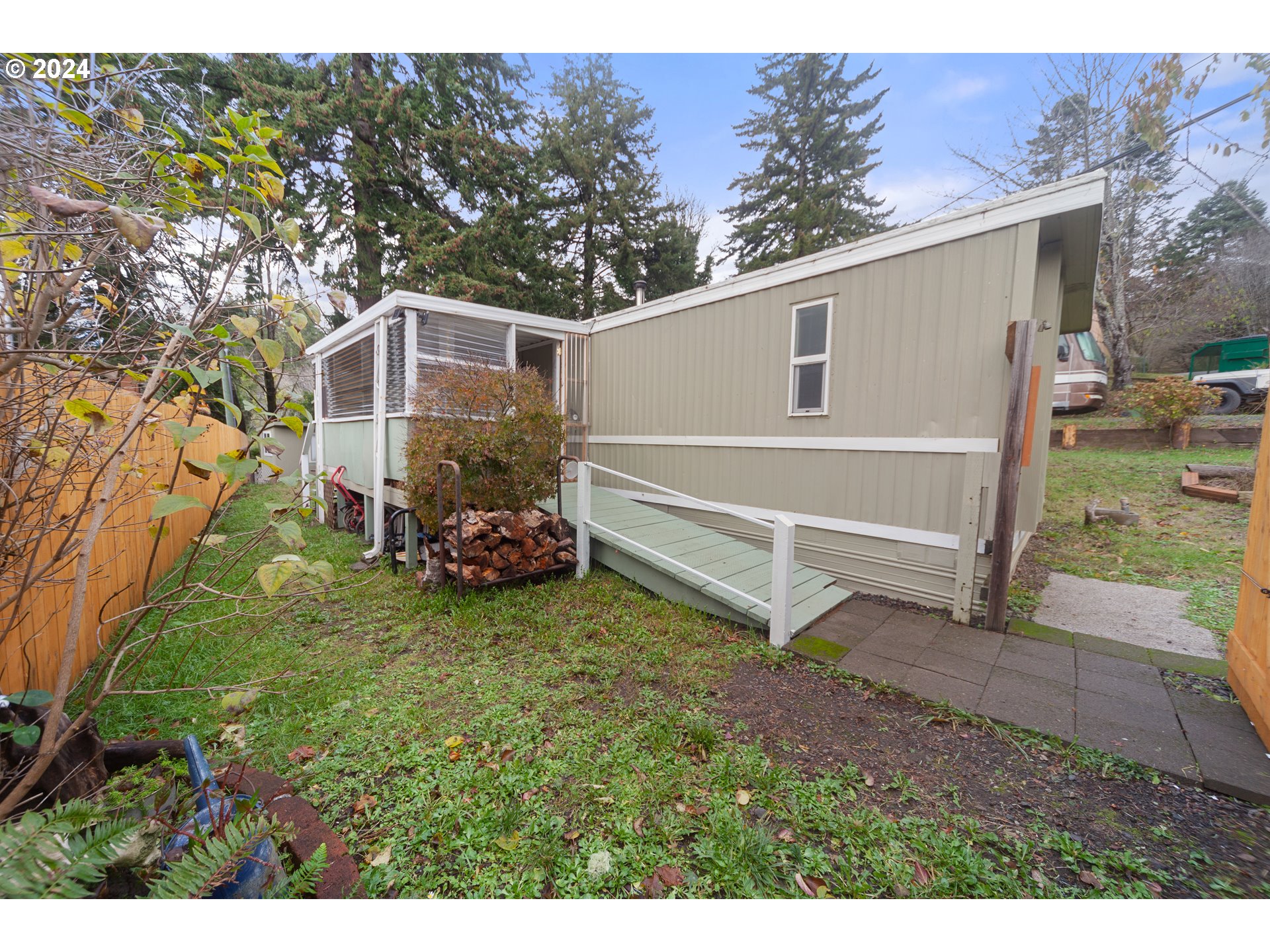 66642 East Bay Road, Unit 75 North Bend, OR 97459 - Photo 26 of 32 Yard