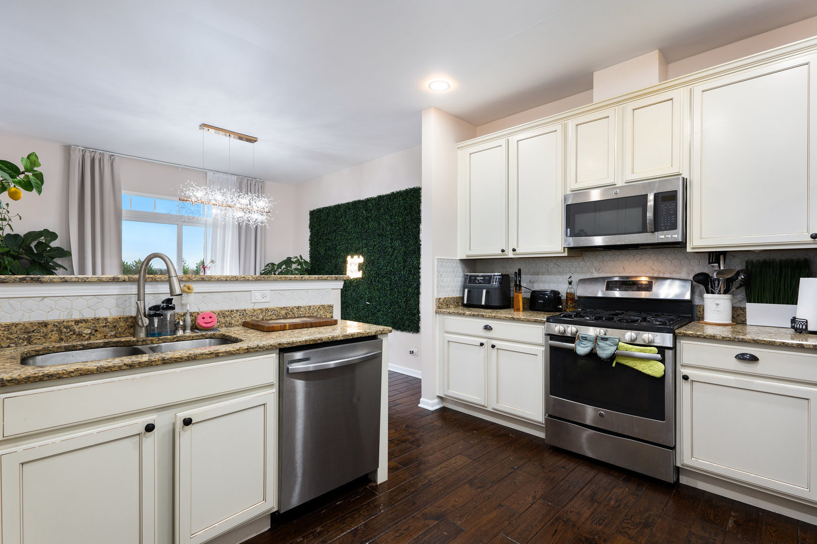 2899 Church Road Aurora, IL 60502 - Photo 11 of 45