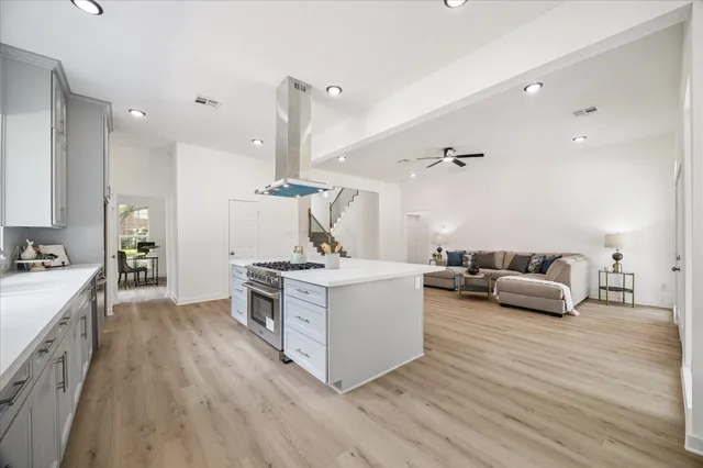 $650,000 | 3303 Vista Lake Drive, Sugar Land, TX 77478