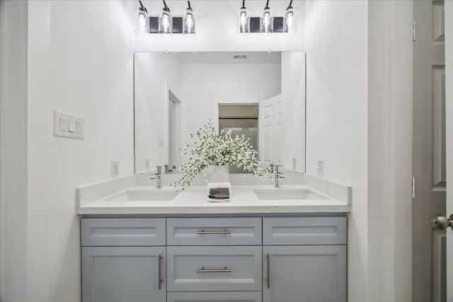 $650,000 | 3303 Vista Lake Drive, Sugar Land, TX 77478