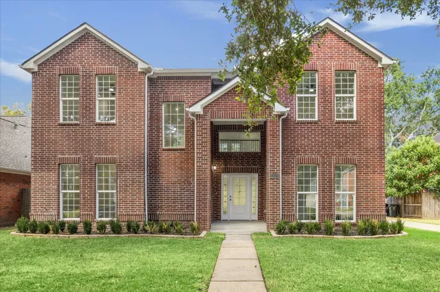 $650,000 | 3303 Vista Lake Drive, Sugar Land, TX 77478