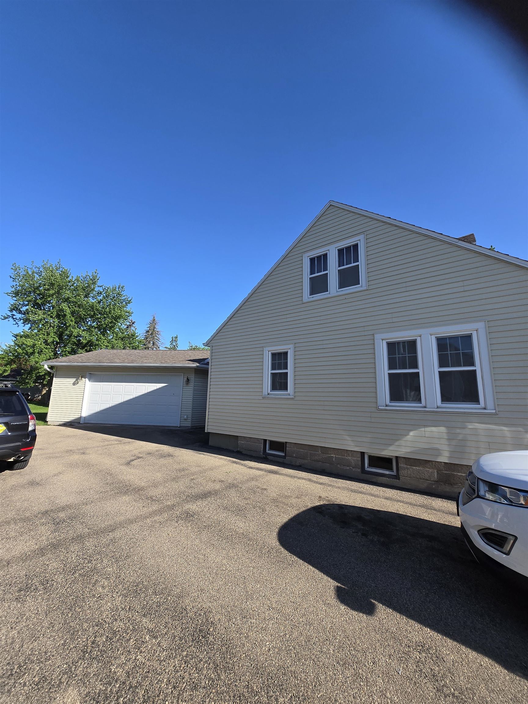 139 North 5th Street Hilbert, WI 54129 - Photo 2 of 20