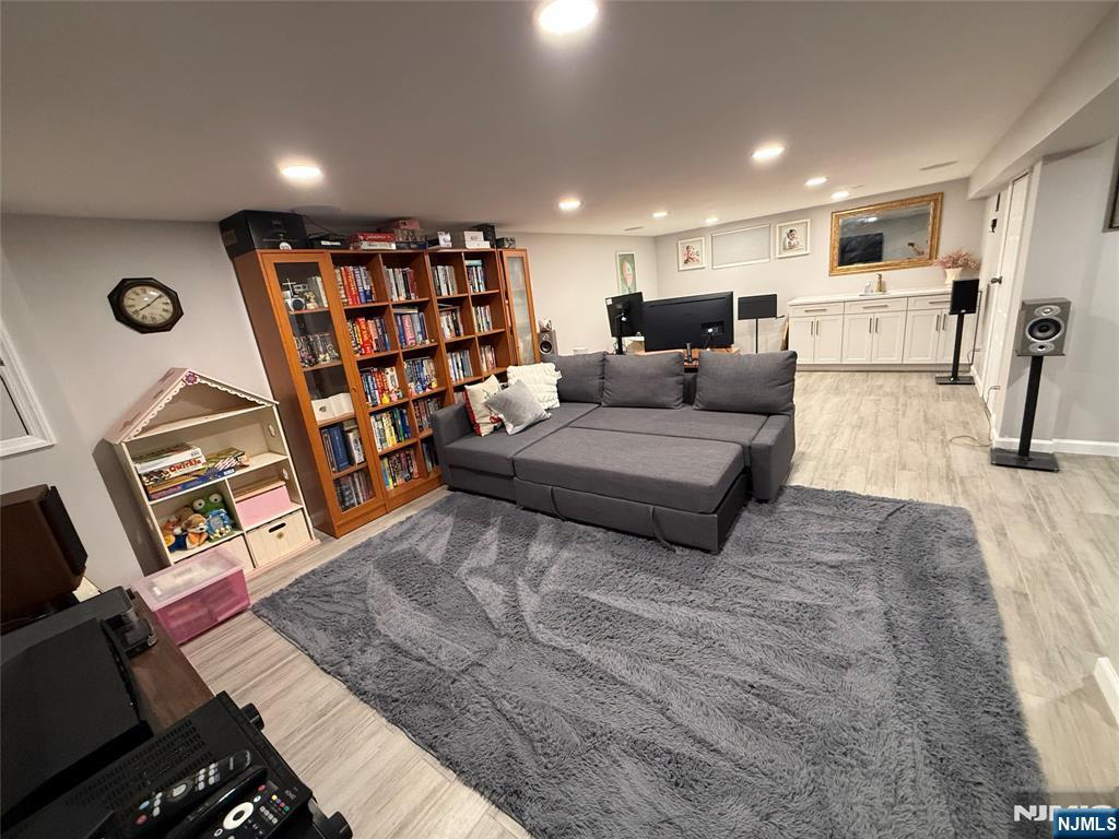 121 Newcomb Road Tenafly, NJ 07670 - Photo 25 of 28