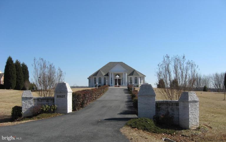 20604 Top Ridge Drive Boyds, MD 20841 - Photo 11 of 12 More neighbors............