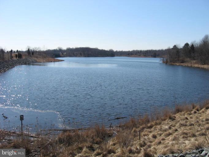 20604 Top Ridge Drive Boyds, MD 20841 - Photo 4 of 12 Go fishing, take a nap......