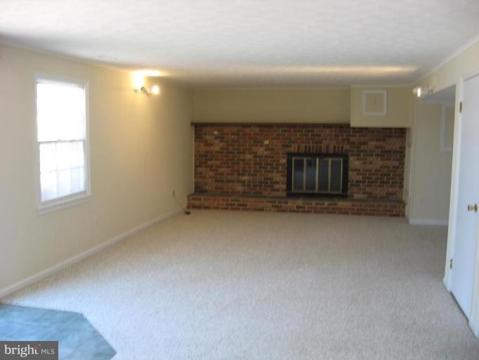 20604 Top Ridge Drive Boyds, MD 20841 - Photo 6 of 12 Opens onto the lake....and HOT TUB!