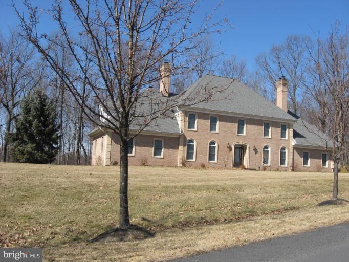 20604 Top Ridge Drive Boyds, MD 20841 - Photo 9 of 12 Neighbors.........