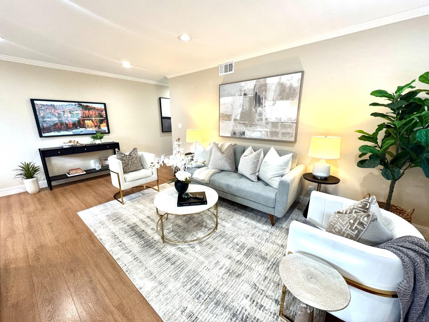 5703 Playa Del Rey, Unit 4 San Jose, CA 95123 - Photo 1 of 25