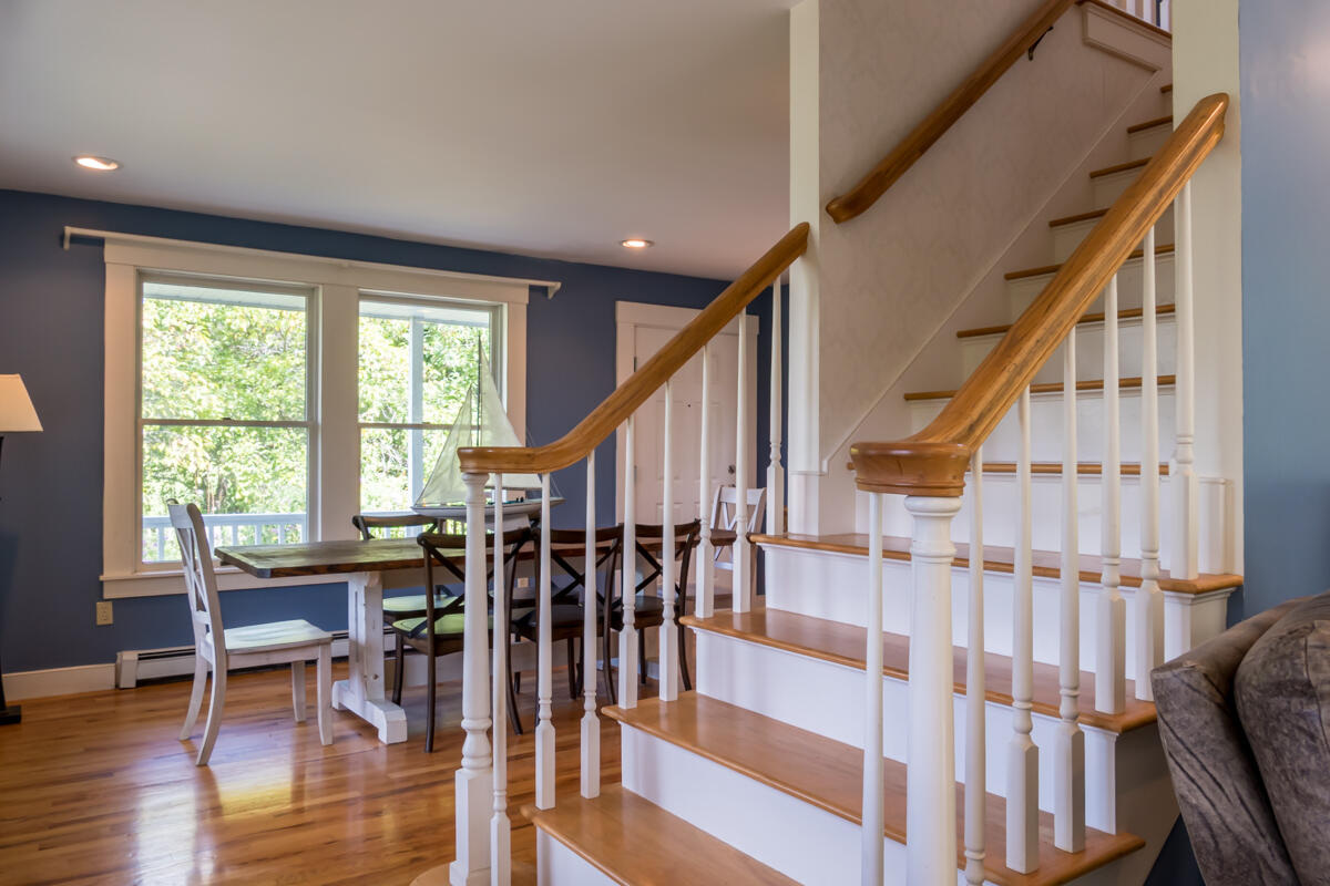 69 Beech Hill Road Freeport, ME 04032 - Photo 35 of 54 46-Stairwell